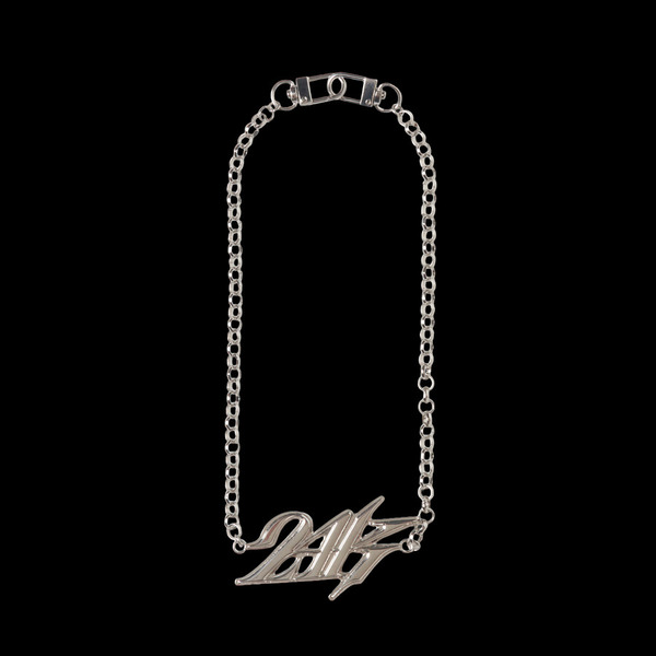 LONG CHAIN CHARM