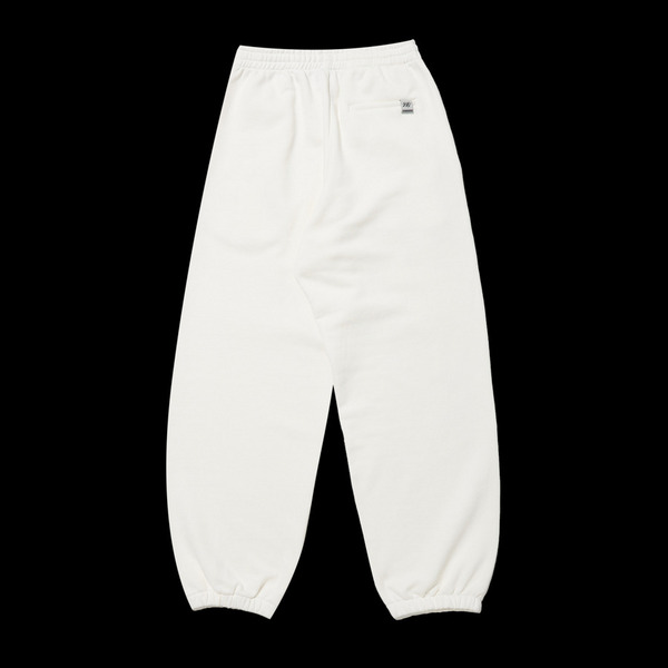 WMNS RHINESTONE LOGO SWEATPANTS (Girls² ver) 詳細画像 White 1